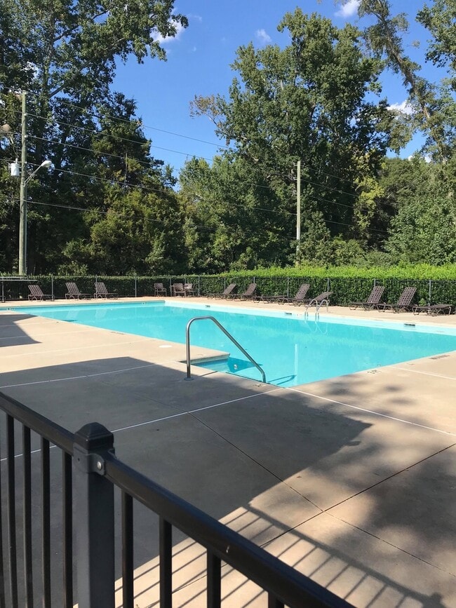 Photo - 102 E Haven Ct