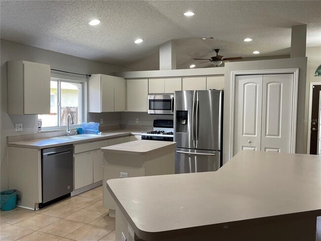 Photo - 1527 Scotch Pine Dr