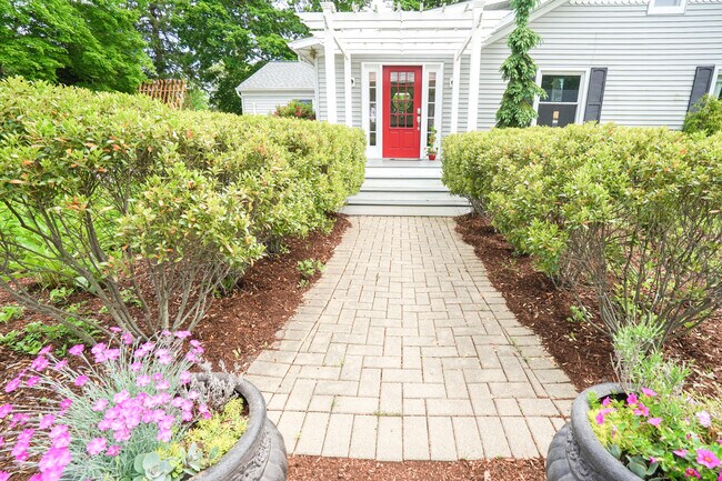 Photo - 48 Fales Ave