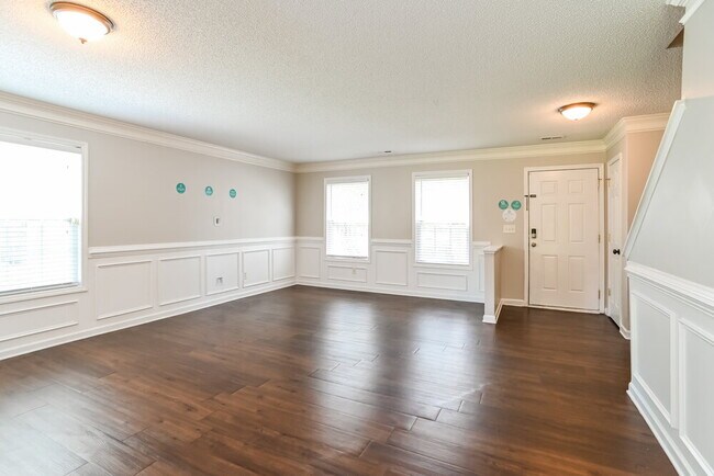 Photo - 2739 Highland Park Dr