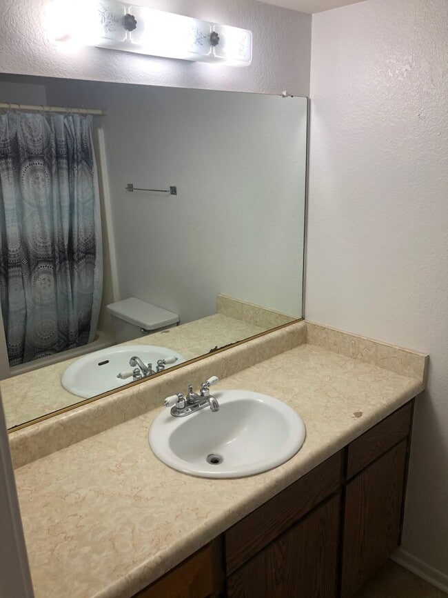 Photo - 793 Baseline Rd Unidad 793 Baseline Rd #1