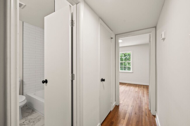 Photo - 1640 W Northwest Blvd Unidad 3