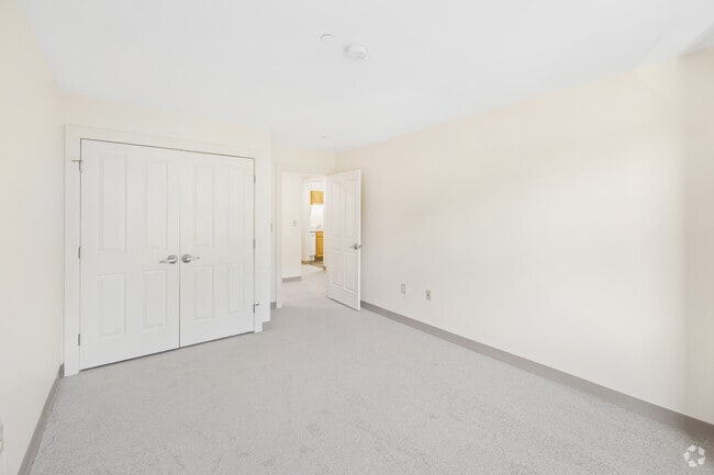 1BR, 1BA - 750SF - Bedroom