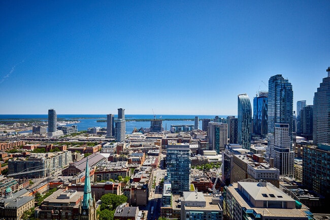 Photo - 33 Lombard St