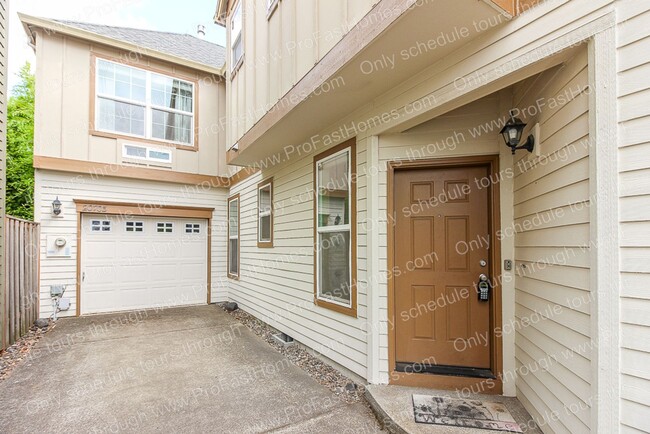 Photo - 20703 SW Rosemount St
