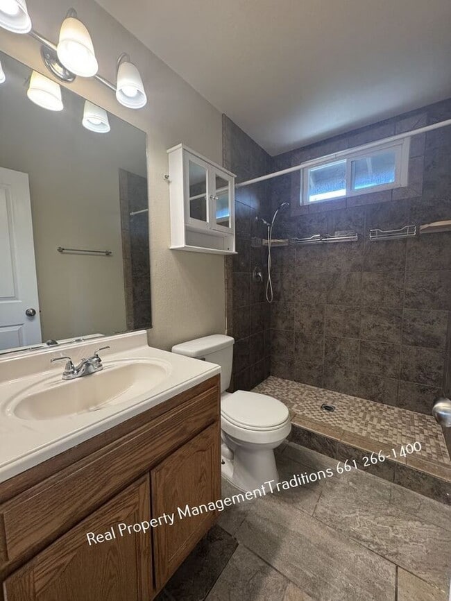 Photo - Great 3 + 2 Located in Quartz Hill