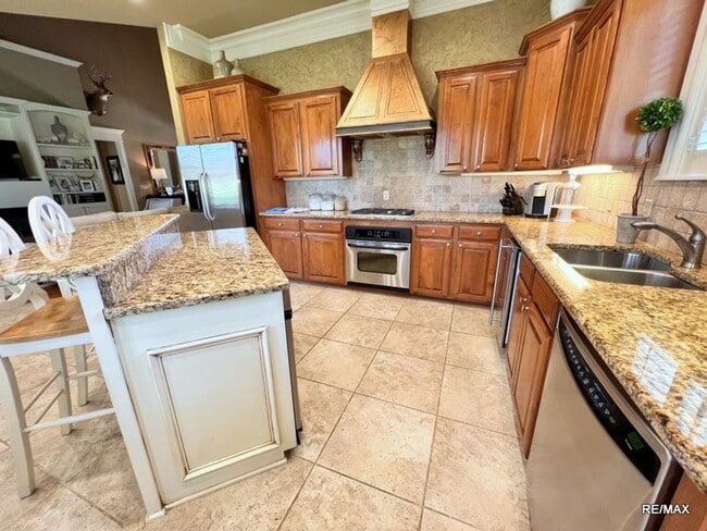 10945 Angelles Cove