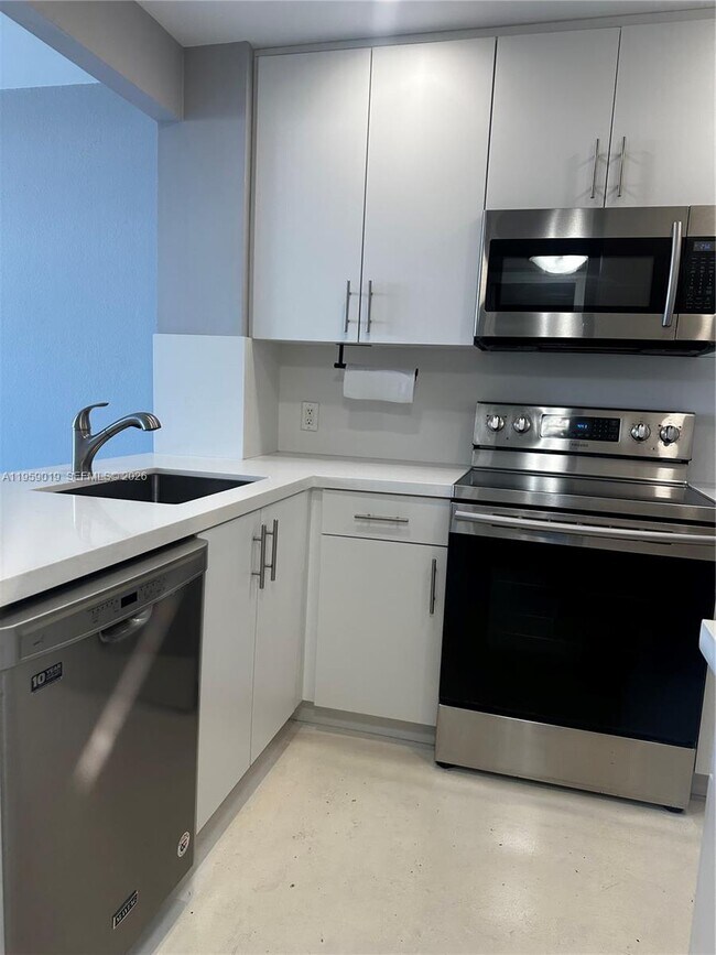 Photo - 1020 Meridian Ave Unit 811