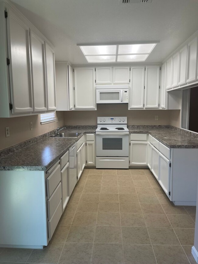 Photo - Beautiful Condo!