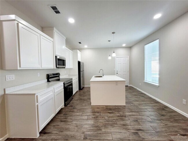 Photo - 10 Lilia Dr Unit D