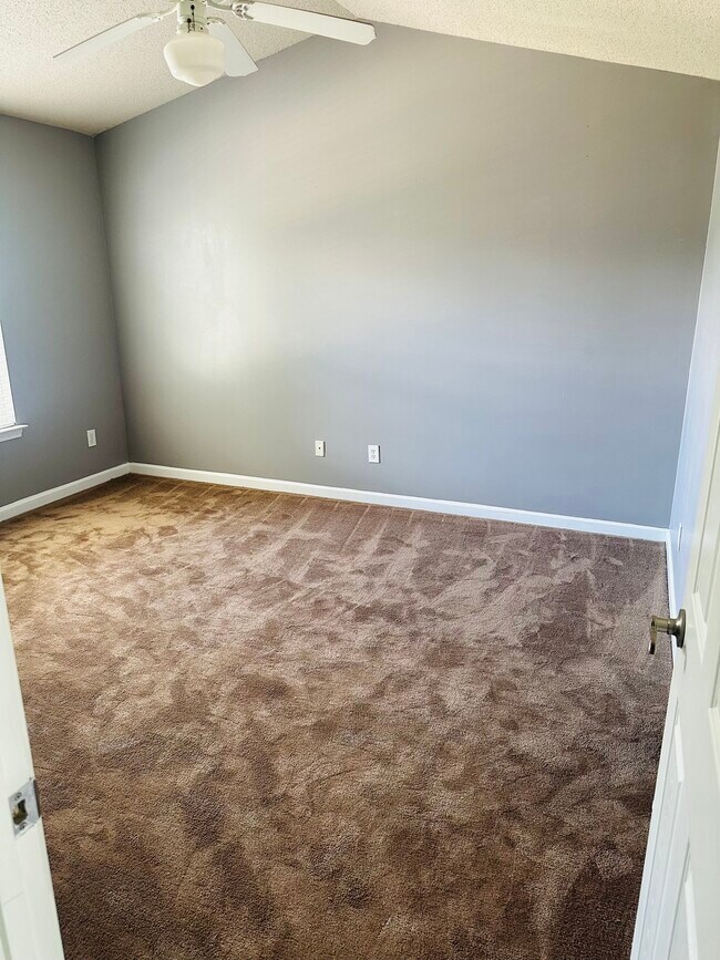 Photo - 338 Goldenrod Dr