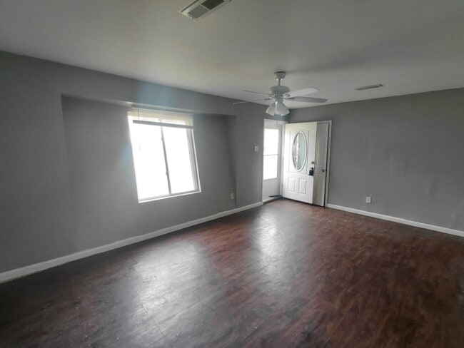 Photo - 1218 Maple Ave