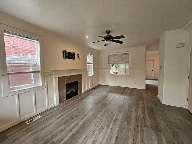 Photo - Modern 3 Bedroom, 2.5 Bath Home in Hillsboro with Granite Countertops and 2 Car Garage!