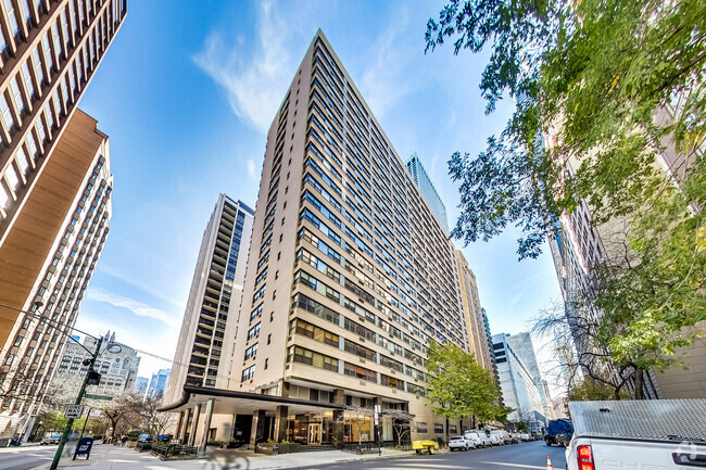 Building Photo - 850 N Dewitt Pl Unit 16H Rental