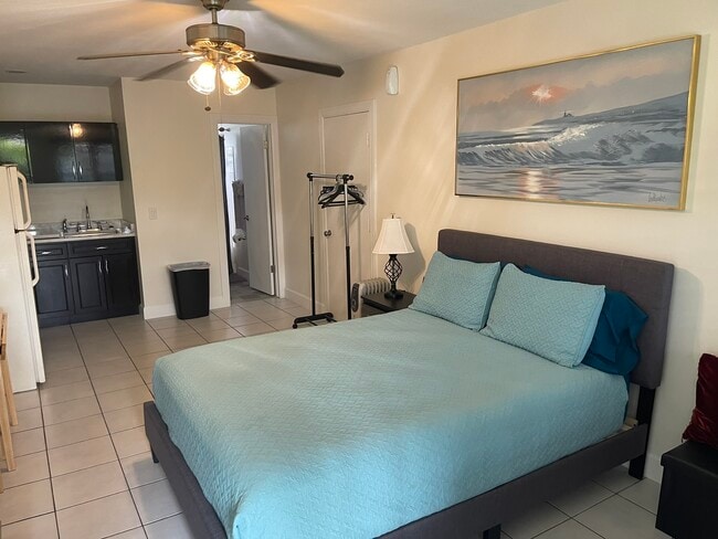 Building Photo - 1121 SW 22nd Ave Unit 1A Rental