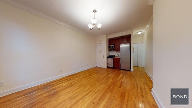 Building Photo - 1588 York Ave Unit 2C Rental