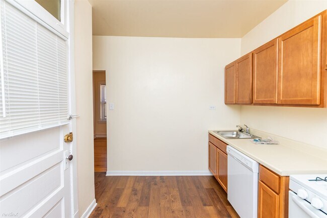Photo - 1 br, 1 bath Condo - 3200 N Lake Shore Dr