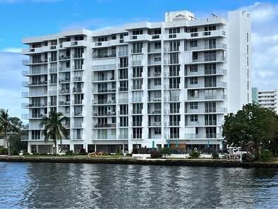 Building Photo - 1609 N Riverside Dr Unit 601 Rental