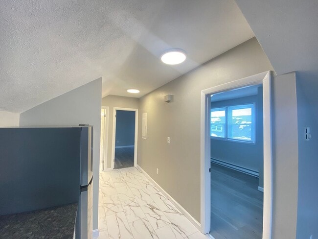 Photo - 7 Commercial St Unidad F