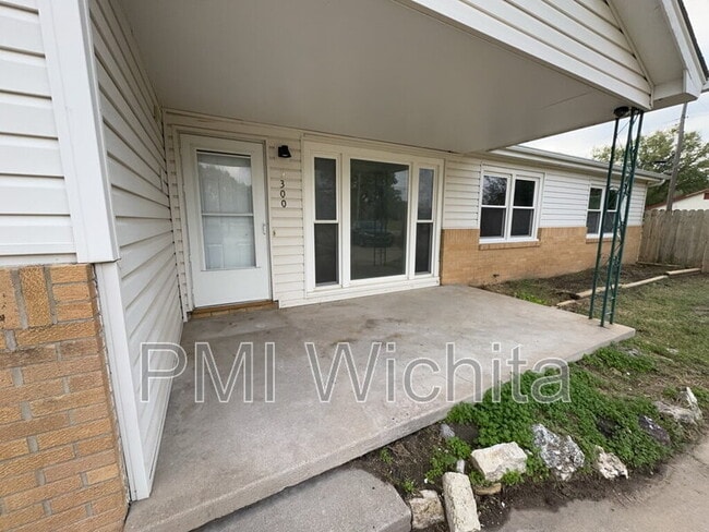 Photo - 5300 S Seneca St