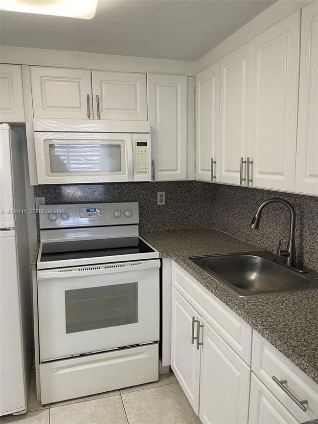 Photo - 200 172nd St Unit 210