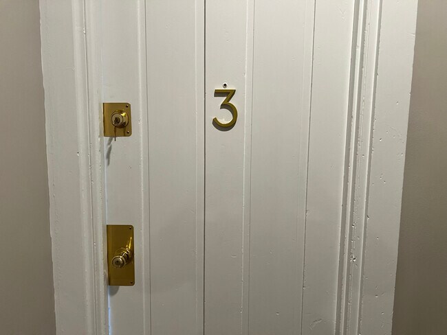 Photo - 210 W Chestnut St Unit 3