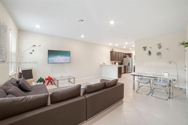 Photo - 4154 Greenway Dr