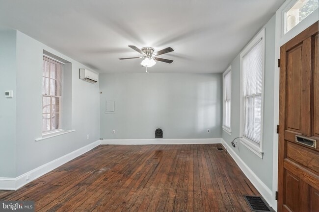 Photo - 4373 Cresson St