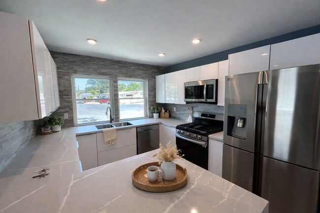 Photo - Newly Renovated 4 bed house!