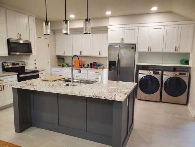 Building Photo - Beautiful home for Lease in Cedar Park, ba...