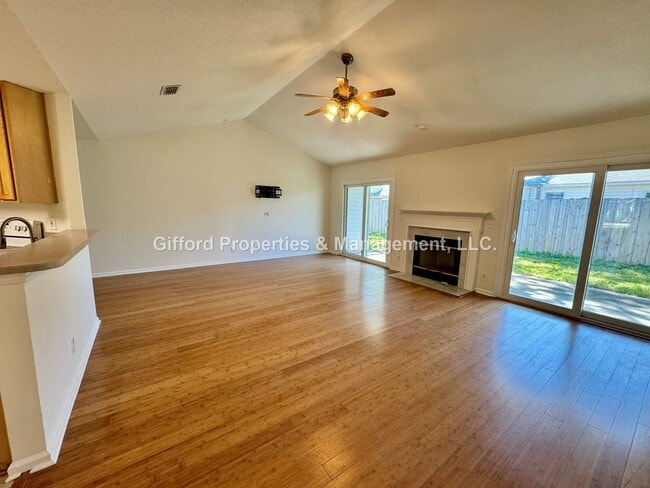 Photo - Beautiful 4 Bedroom / 2 Bathroom Harbor Winds Home w/ Solar Panels