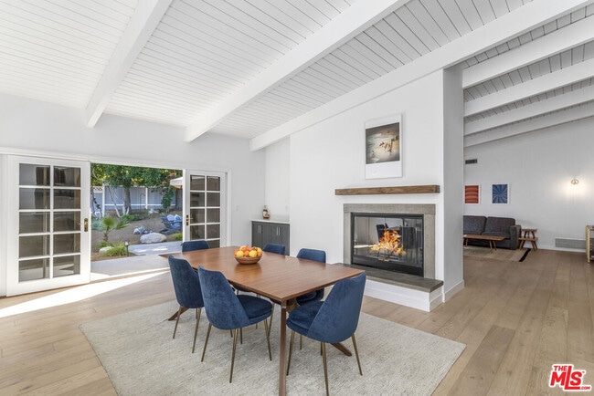 Photo - 23826 Burbank Blvd