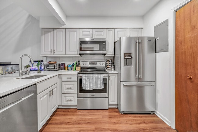 Photo - 25 Grand St Unit 105