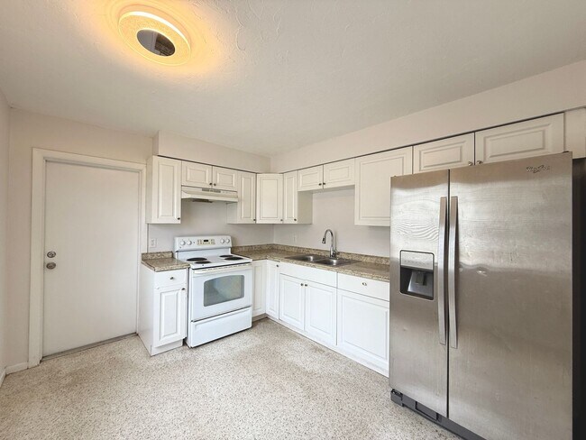 2912 24th St W