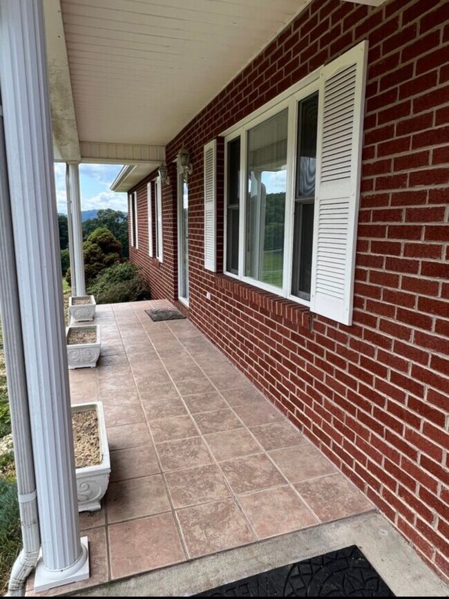 Photo - 1723 Quarry Rd