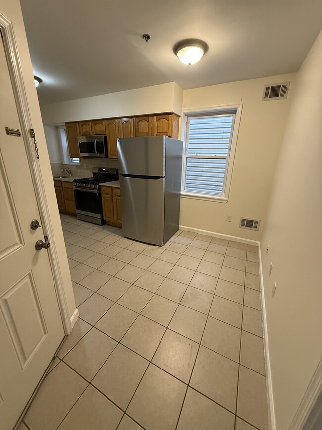 Photo - 621 38th St Unidad 3