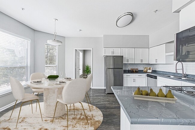 Building Photo - Estates at Hollister Rental
