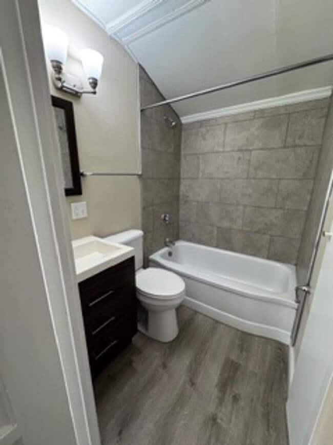 Photo - 2 Bedroom Pet Friendly Home now available