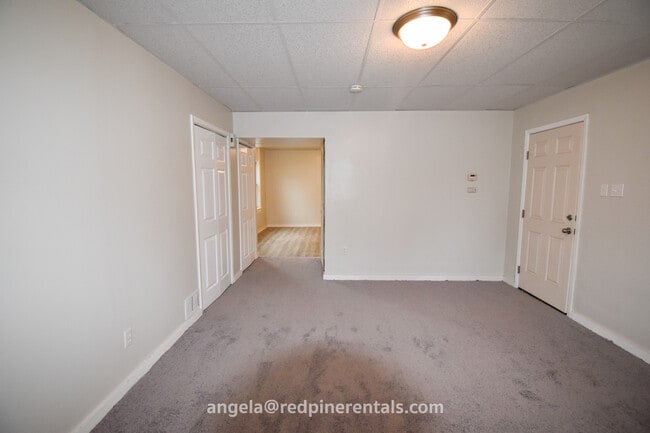 living room - 17 Walnut St Unit 1