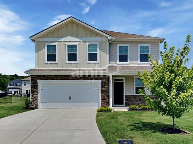 Building Photo - 2013 Bennett Dr