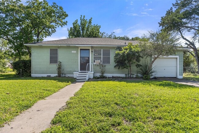 Photo - 1205 Ewing St