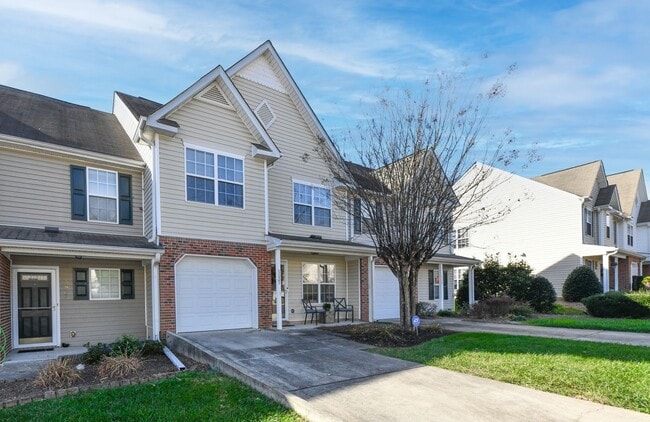 Photo - Updated 3 Bedroom Townhome in McAlister's Place