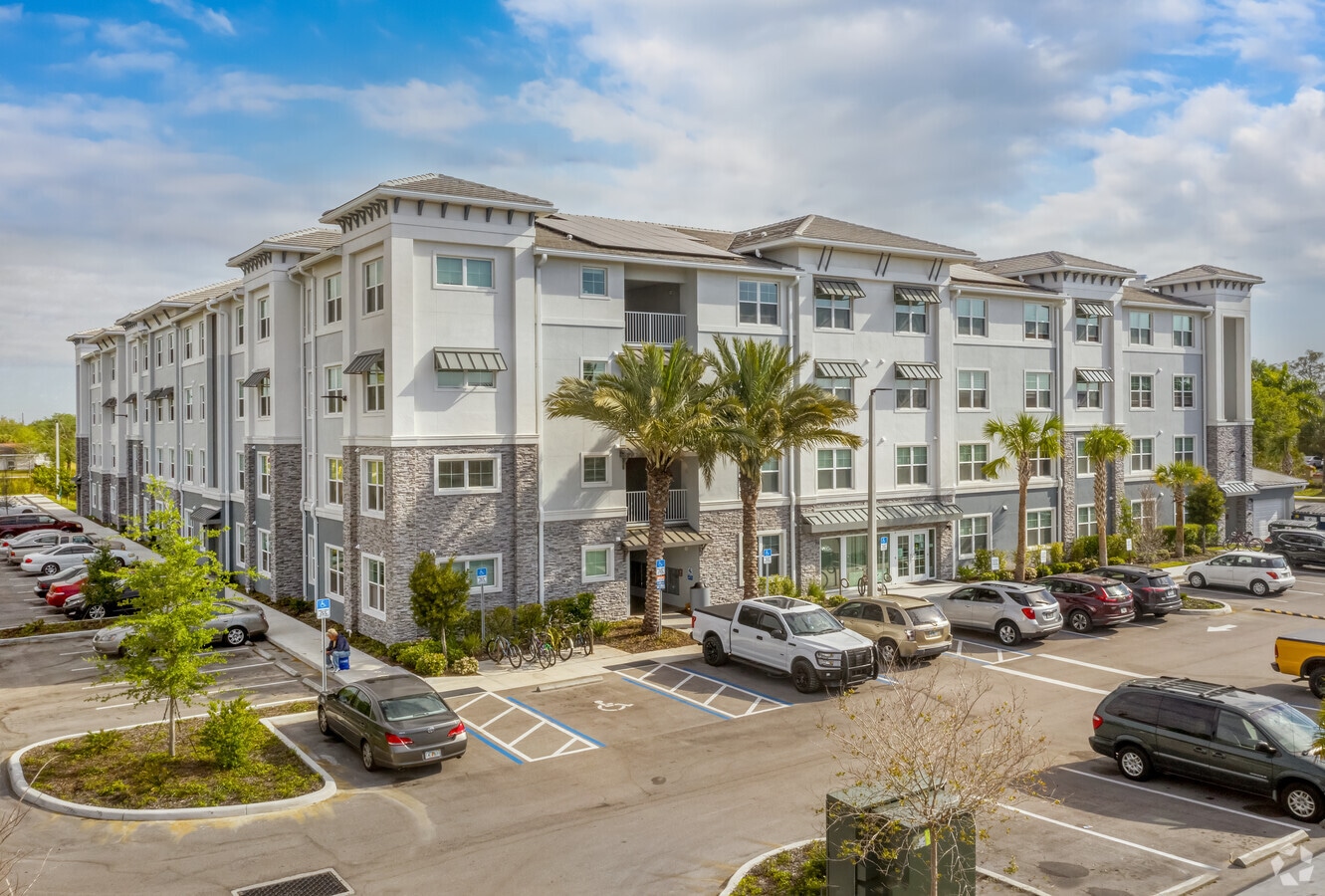 Arbor Village - Arbor Village Apartments