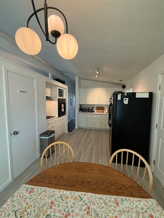 Photo - 2106 NE 64th St