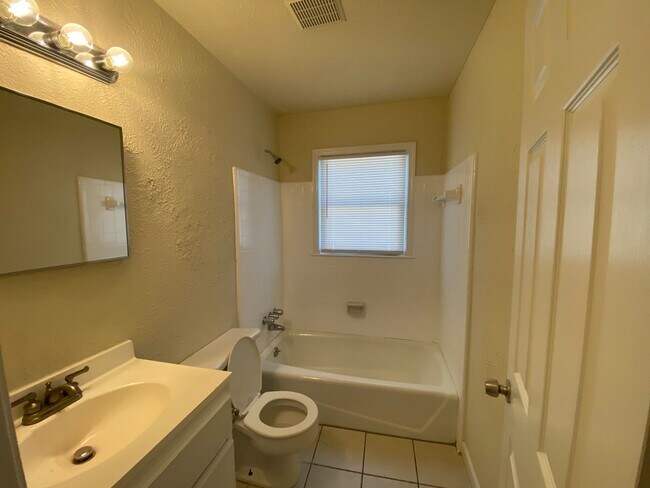 Photo - 5933-5933 Peco Ln Unit 5933 Peco