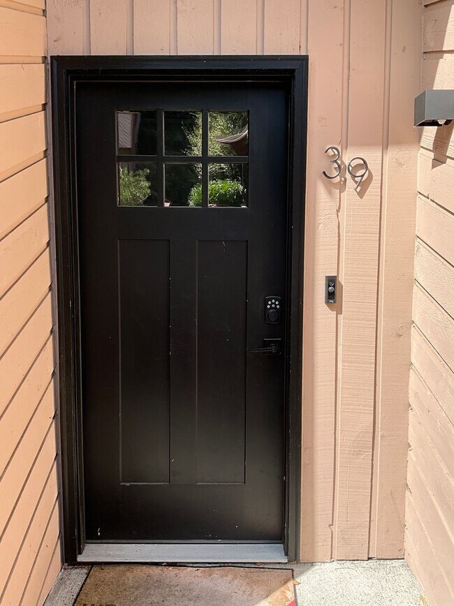 Beautiful 2 Bedroom Home in Seattle - Beautiful 2 Bedroom Home in Seattle