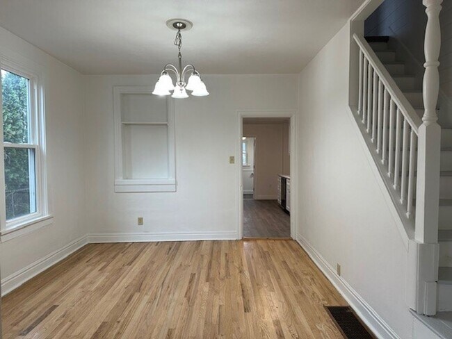 Photo - 223 N College St