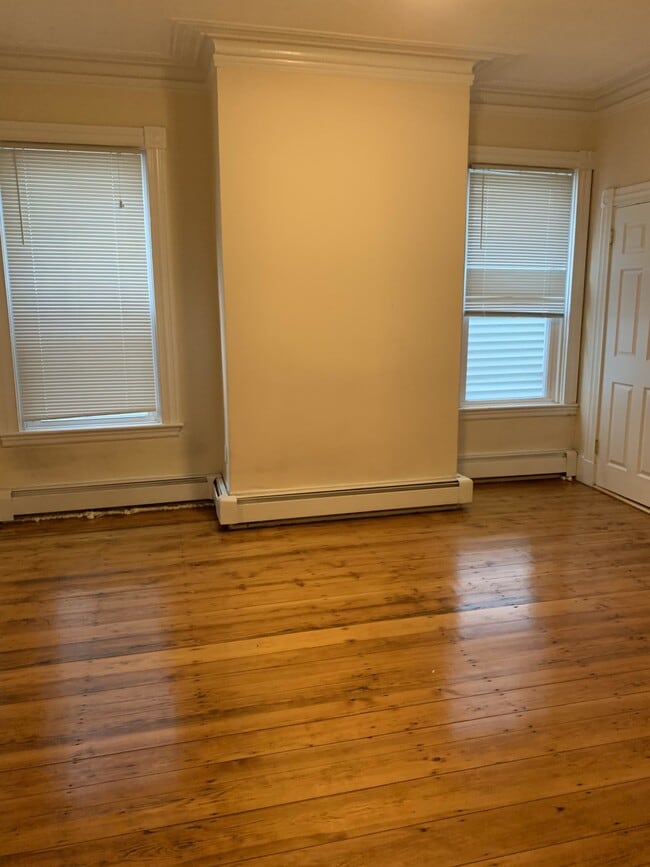 249 W 5th St Unit 2