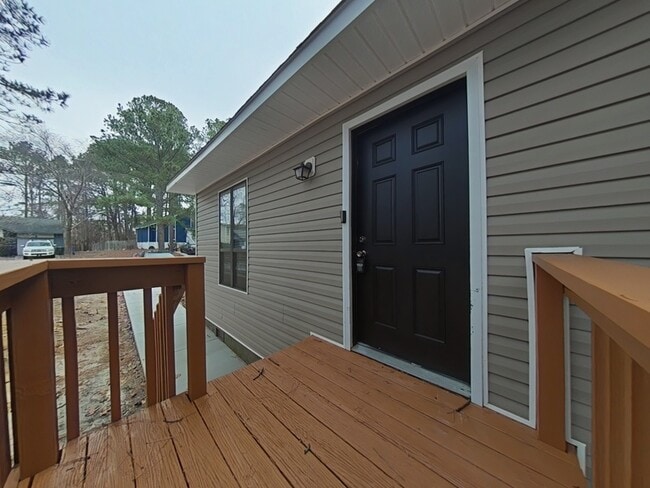 Photo - 857 Danish Dr