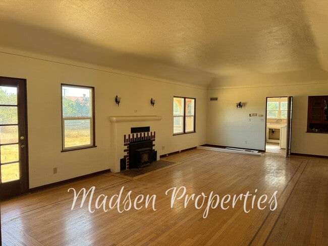 Photo - 3164 Burdick Rd